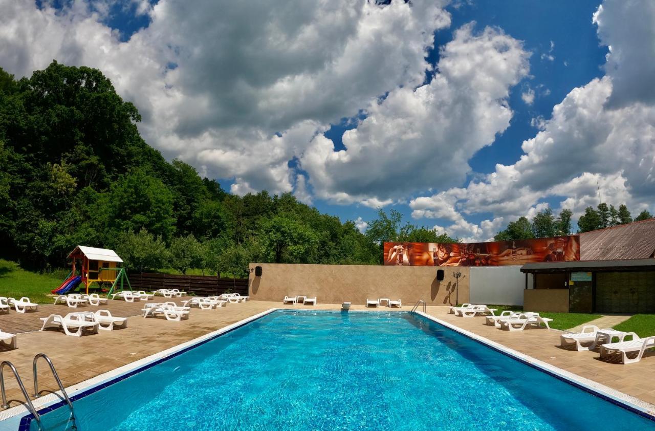 Casa Cartianu Hotel ทาร์กู จิอู ภายนอก รูปภาพ