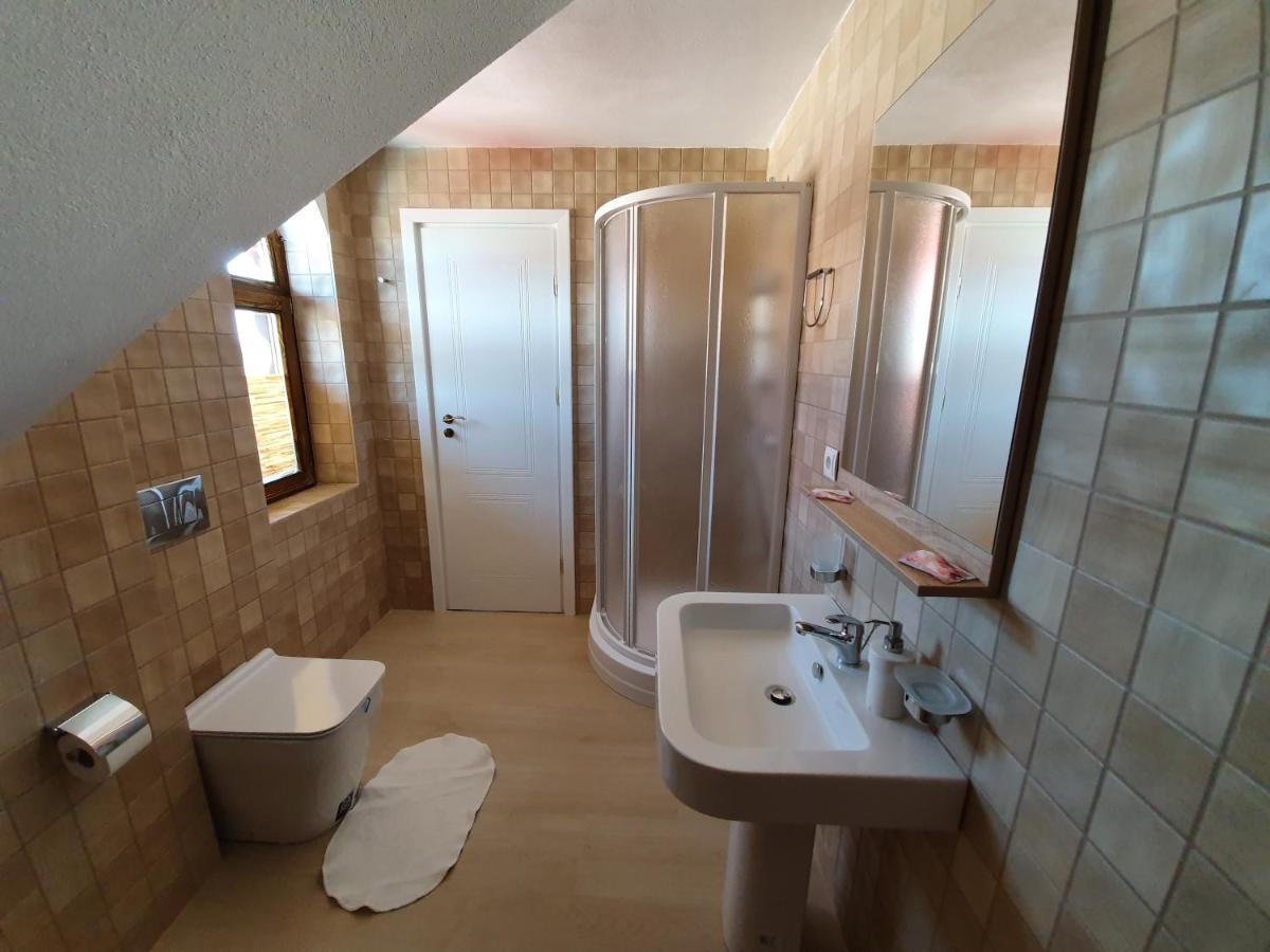 Casa Cartianu Hotel ทาร์กู จิอู ภายนอก รูปภาพ