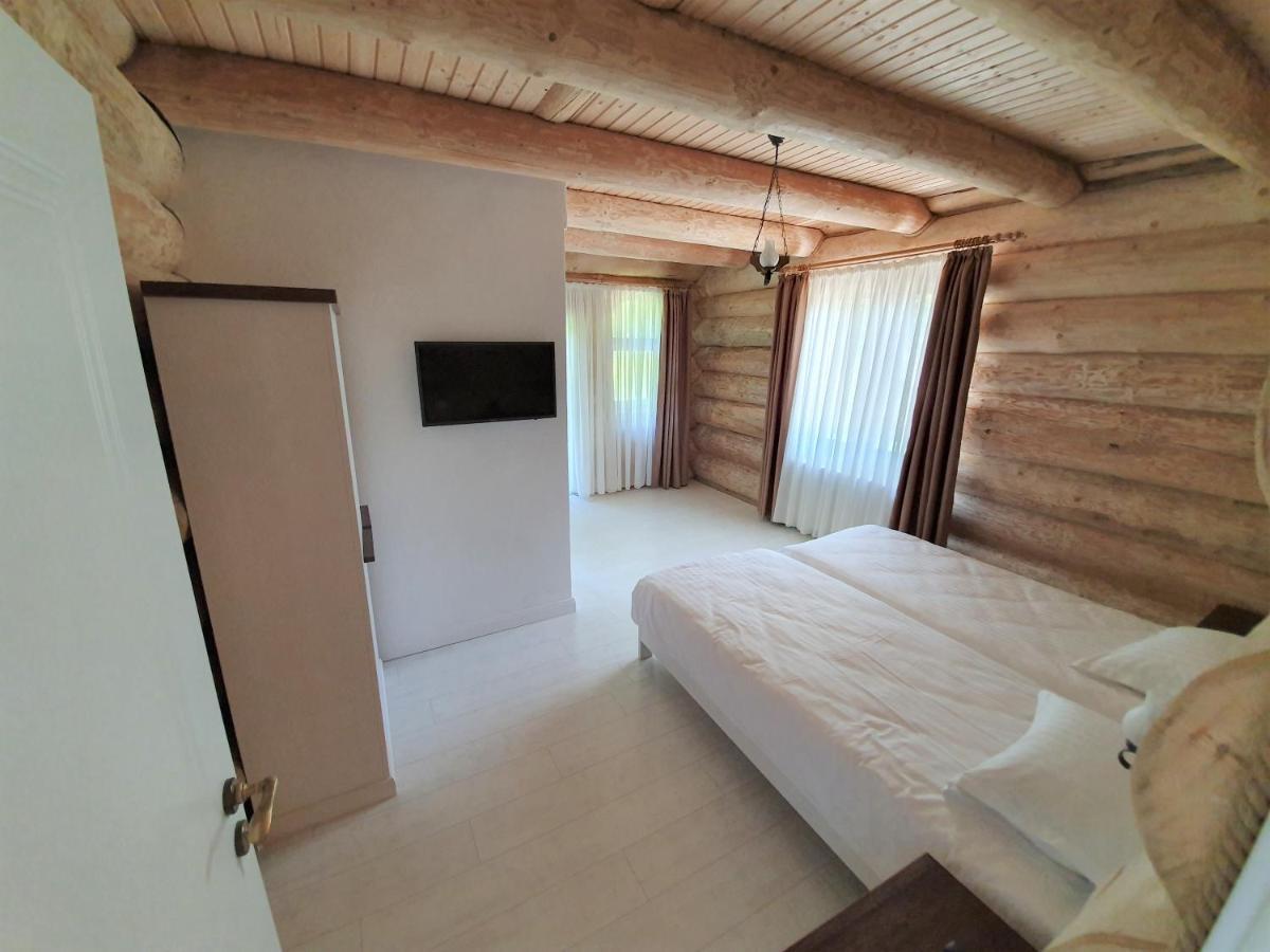Casa Cartianu Hotel ทาร์กู จิอู ภายนอก รูปภาพ